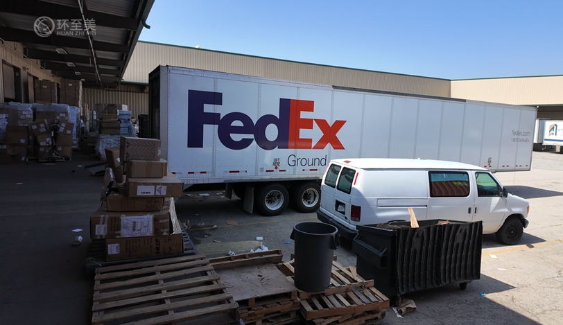 UPS/FedEx/USPS派送費用對比：哪家更劃算？